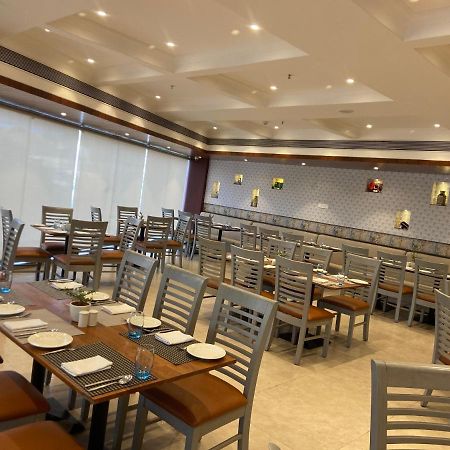 The Fern Residency Turbhe Hotel Navi Mumbai Bagian luar foto