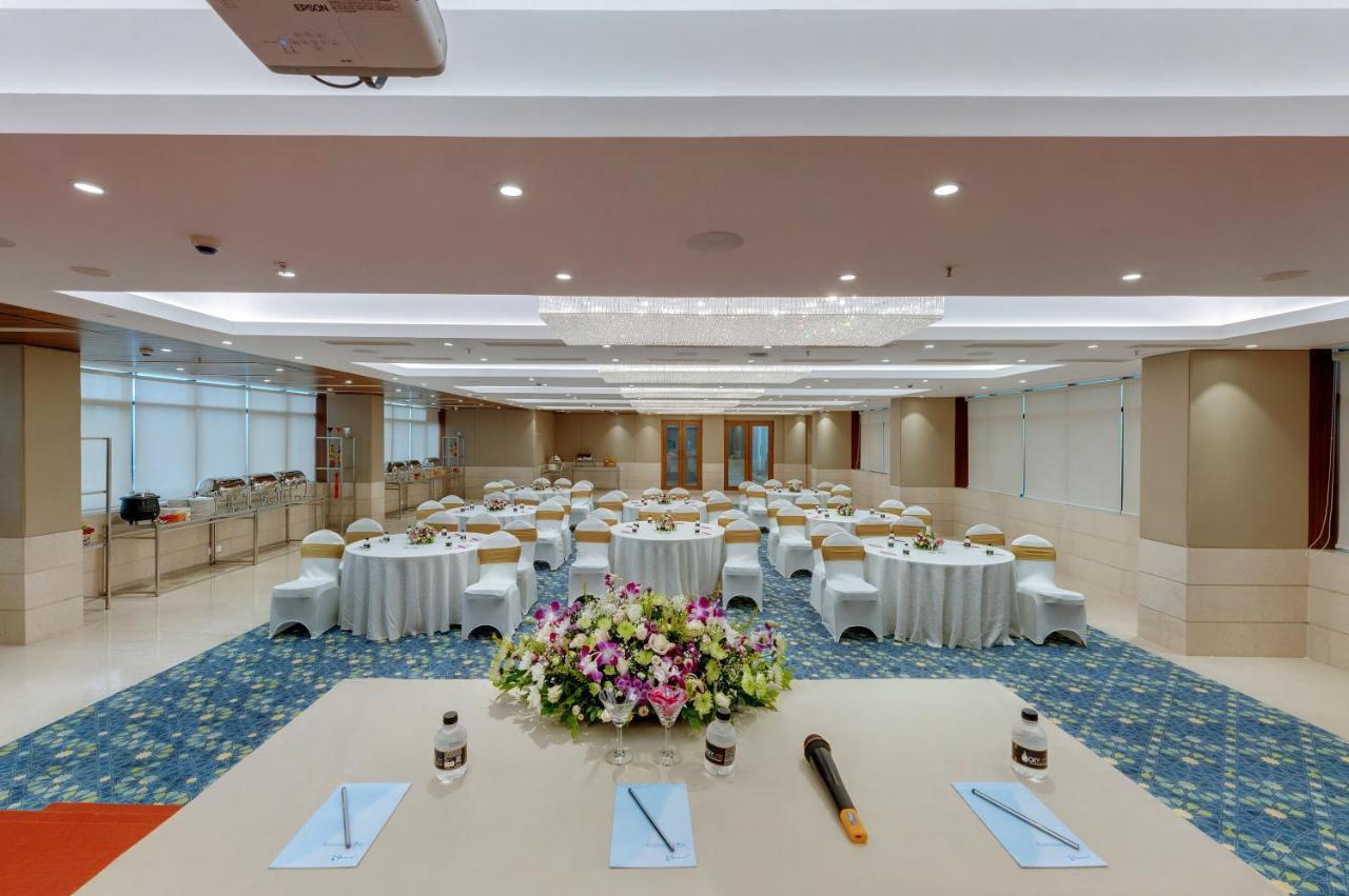 The Fern Residency Turbhe Hotel Navi Mumbai Bagian luar foto