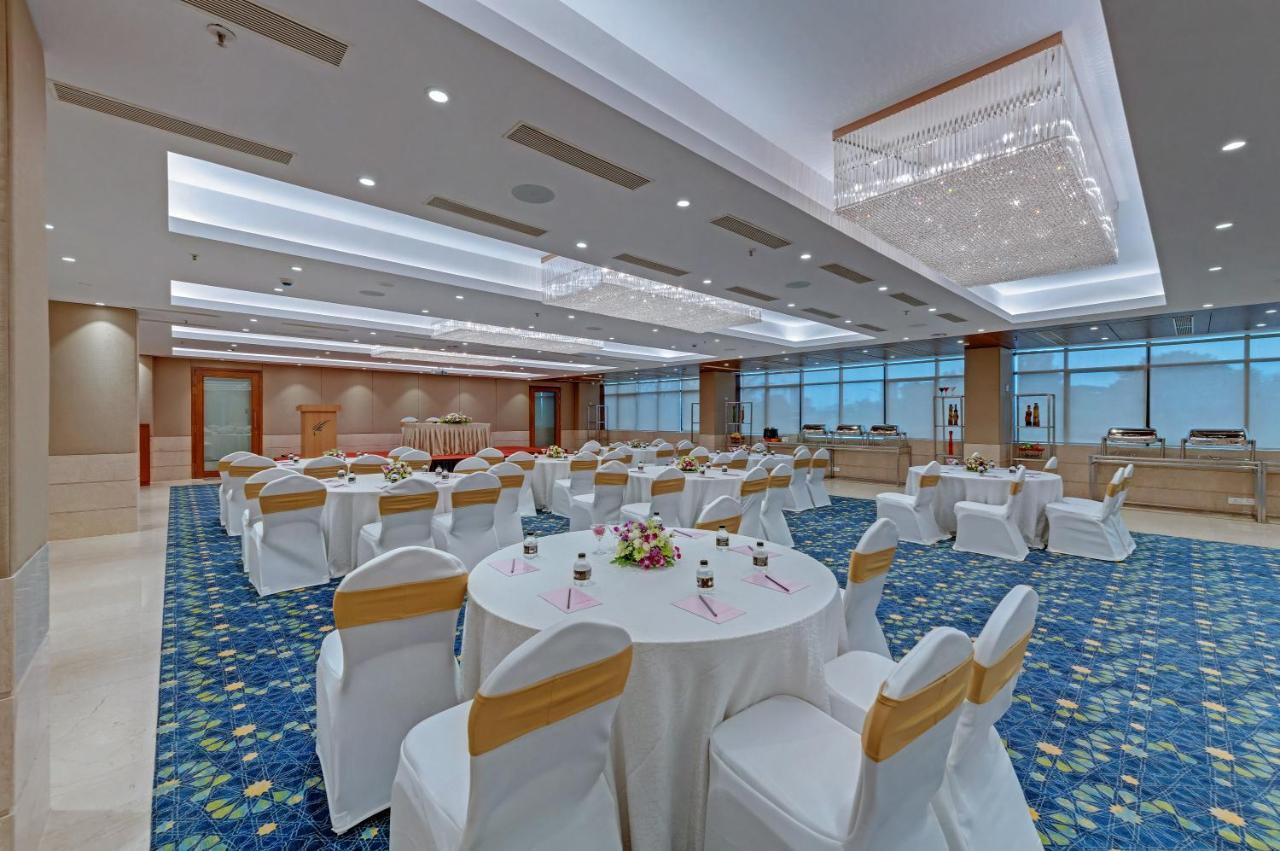 The Fern Residency Turbhe Hotel Navi Mumbai Bagian luar foto